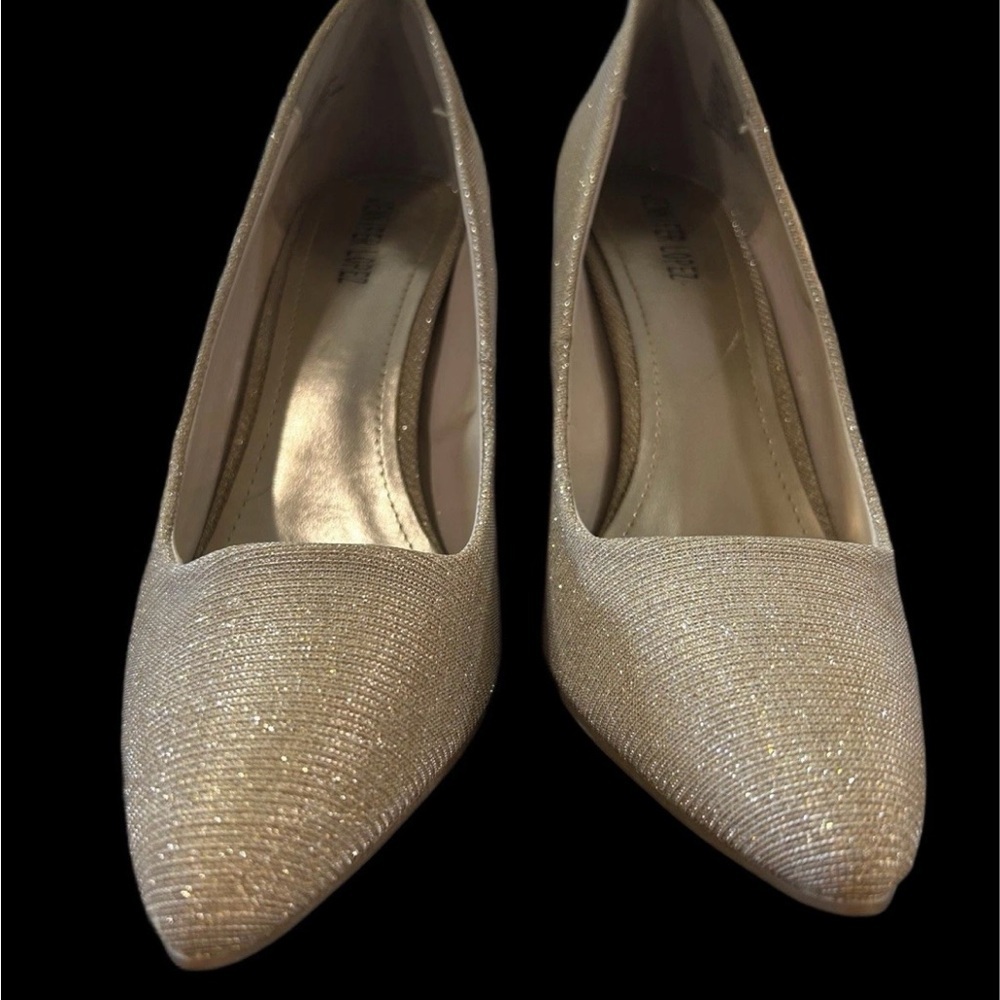 Jennifer Lopez Shimmering Gold Heels - Picture 3 of 8